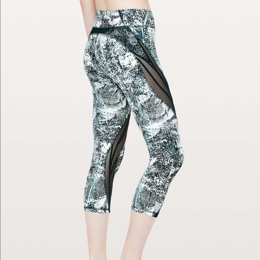 Lululemon Never Still Crop 21”